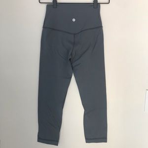 SOLD Like New Lululemon Grey Align 21” Crop (4)